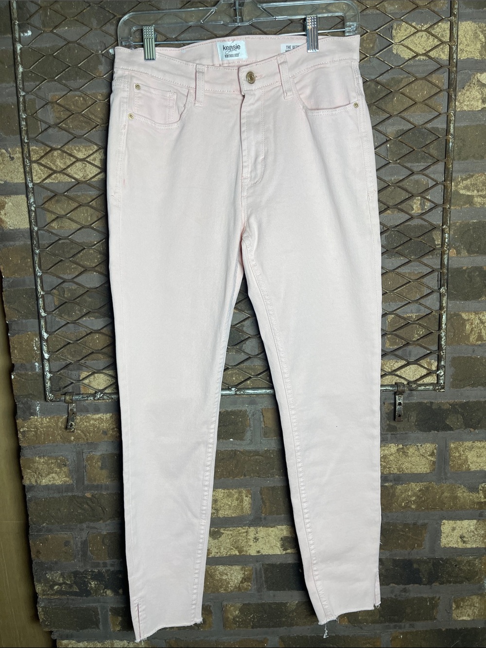 Kenzie Vintage Luxe Pastel Pink Ultimate High Rise Skinny Jeans 4/27 Distressed